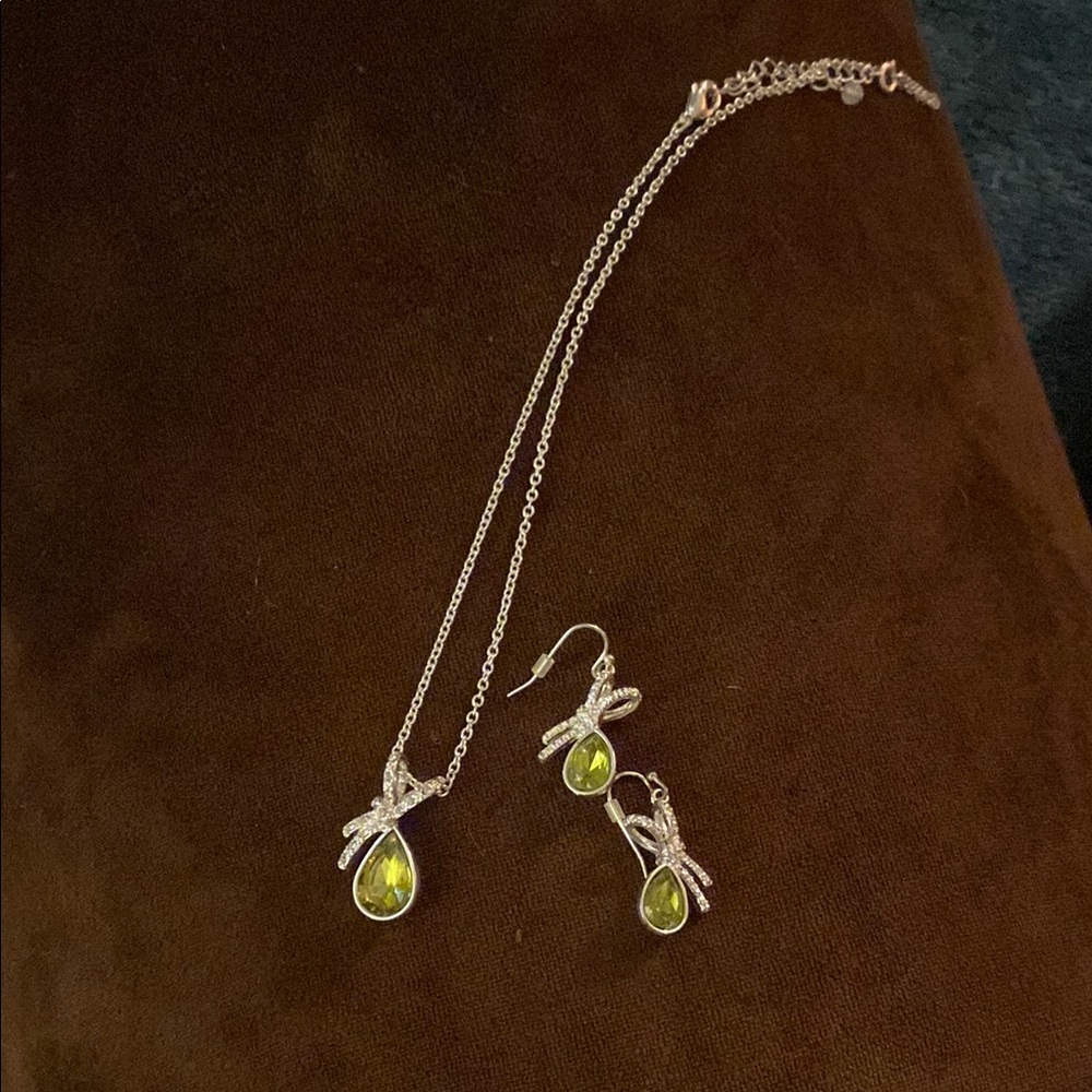 Elegant Silver and Green Jewelry Set
